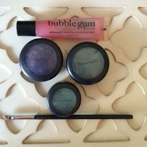 MAC makeup & brush