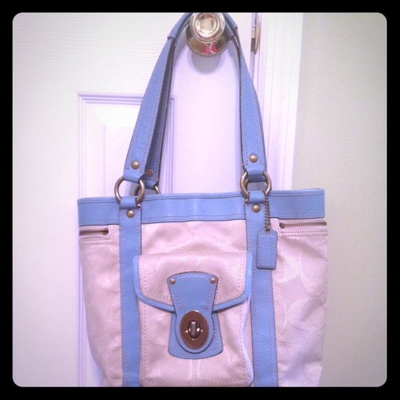 AWESOME DEAL! PRICE REDUCED!! Coach legacy tote