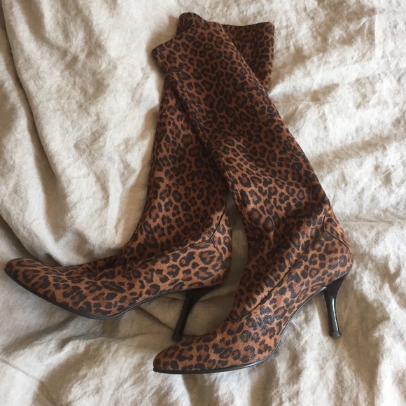 stuart weitzman leopard boots