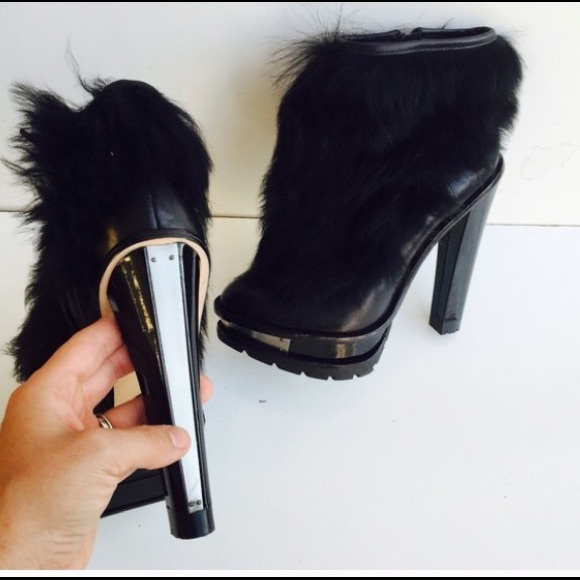 *Sold on eBay *Brian Atwood Fur Booties size 41 - Picture 2 of 4