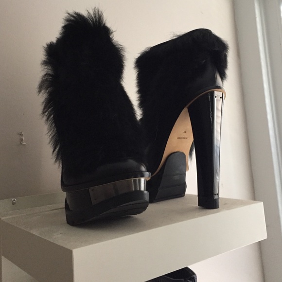 *Sold on eBay *Brian Atwood Fur Booties size 41 - Picture 3 of 4
