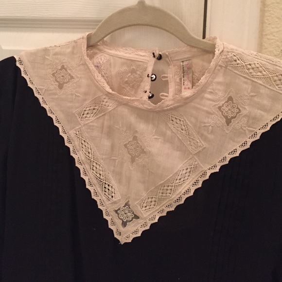 Tunic - Picture 2 of 3