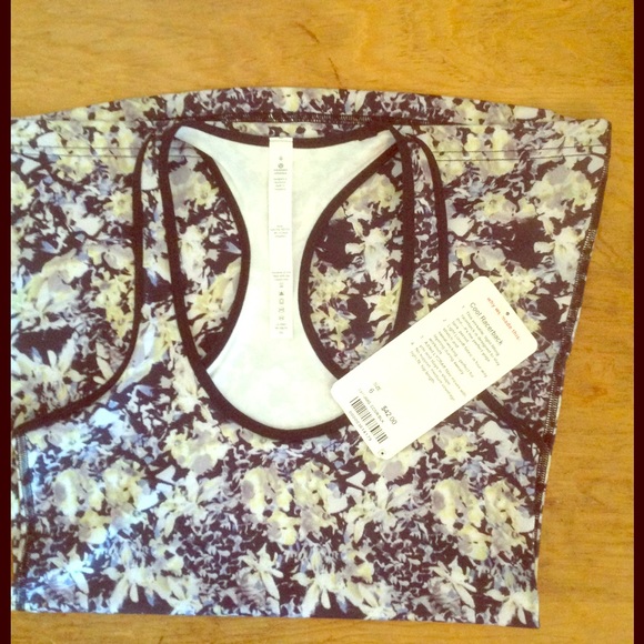 SOLD NWT lululemon Cool Racerback tank