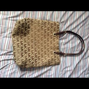 Michael Kors Tan and brown tote bag FIRM ‼️