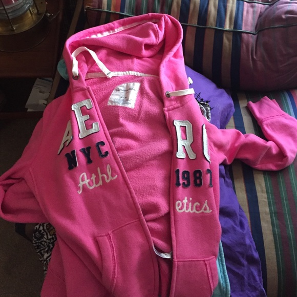 Sweatshirt - Picture 2 of 3