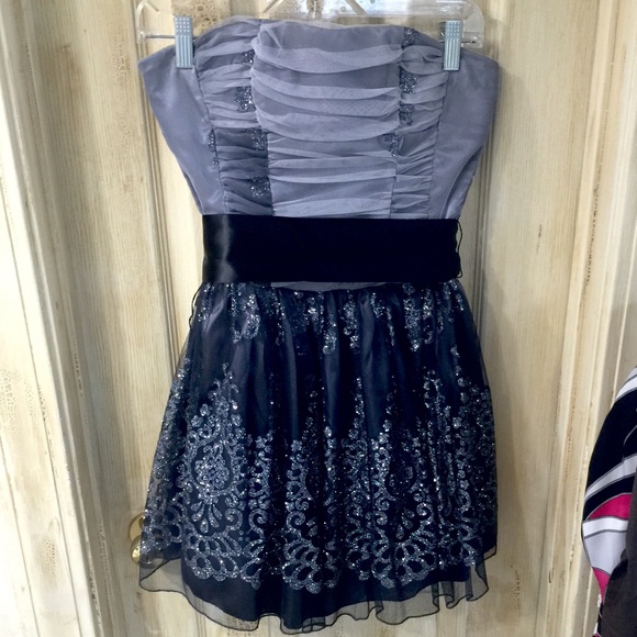 Delia's sz 2 (jr 5/6 R) NWOT Formal Party Dress