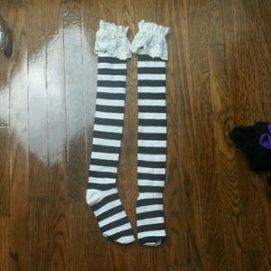 Frilly top striped socks lolita