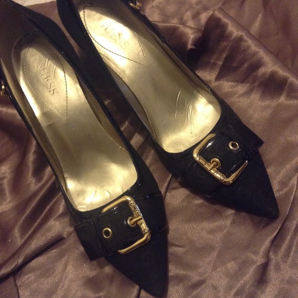 Black and gold buckled Guess pumps