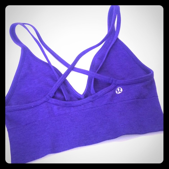 Lululemon sports bra