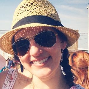 Meet your Posher, Claire