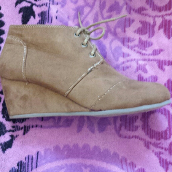 Booties - Picture 3 of 4