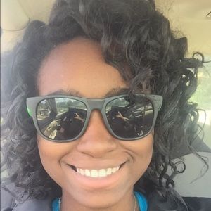 Meet your Posher, Kara