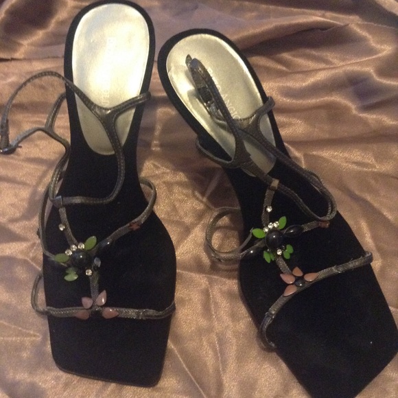 90s chic flat square toe velvet heel sandals