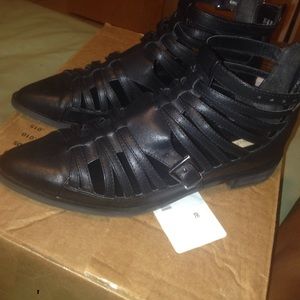 Urban outfitters strappy hurache