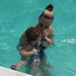 Meet your Posher, Caroline