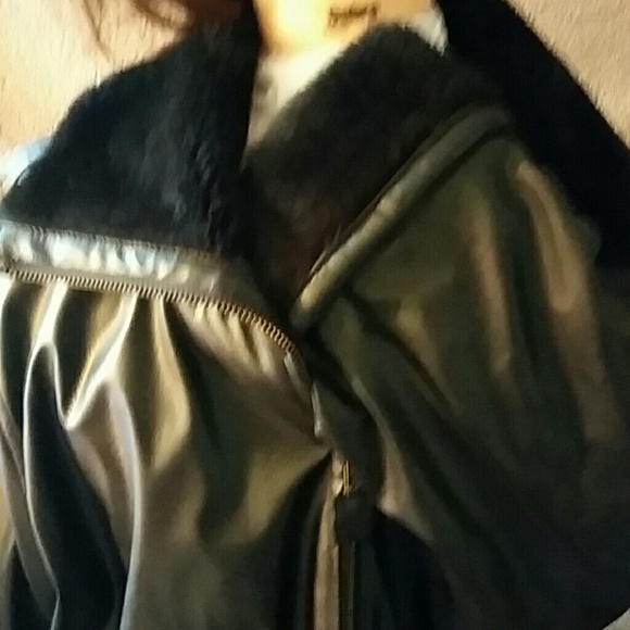 Coat - Picture 2 of 8