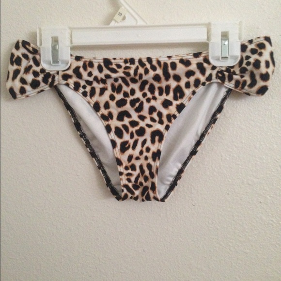 🚫Hold🚫Pink Victoria's Secret bottoms