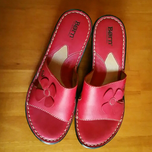 Born red wedge slides size 9