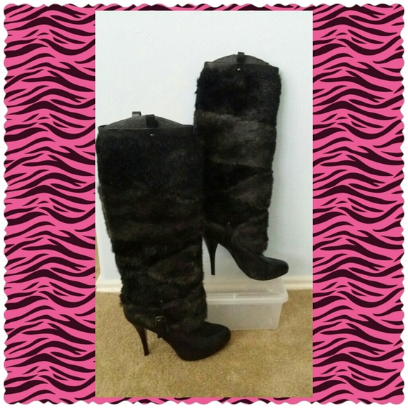 Boots with the fur