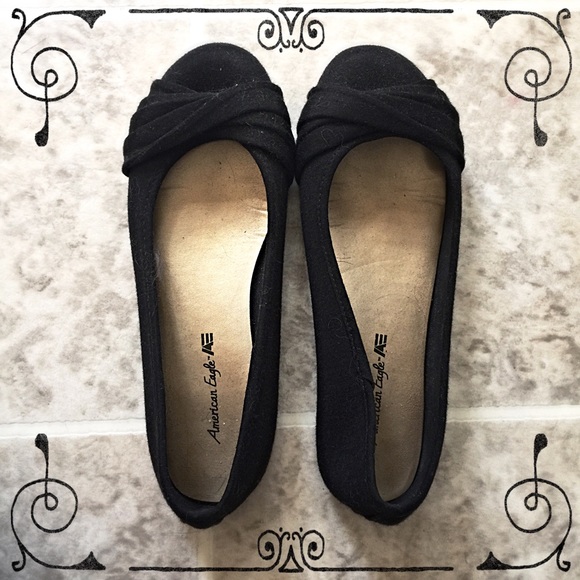 American Eagle black flats. 🎀
