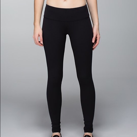 ISO lululemon pants and tops size 2 for under 50$