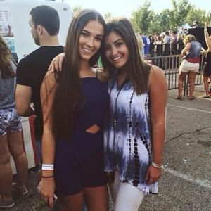 Meet your Posher, Chloe