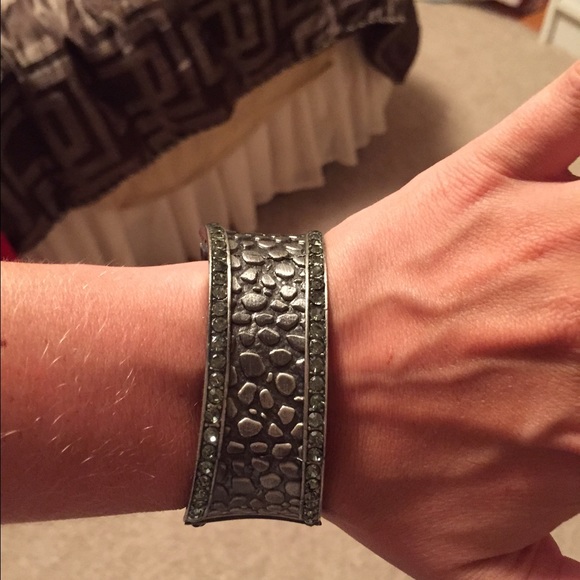 Express Cuff Bangle - Picture 2 of 3