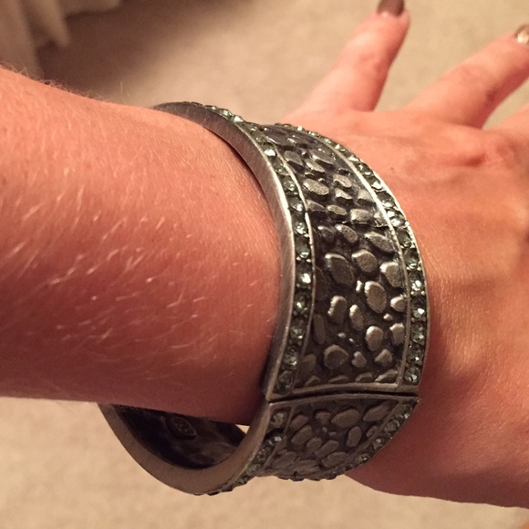 Express Cuff Bangle - Picture 3 of 3