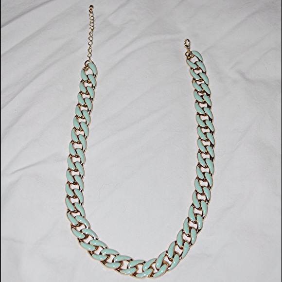 Chain link necklace