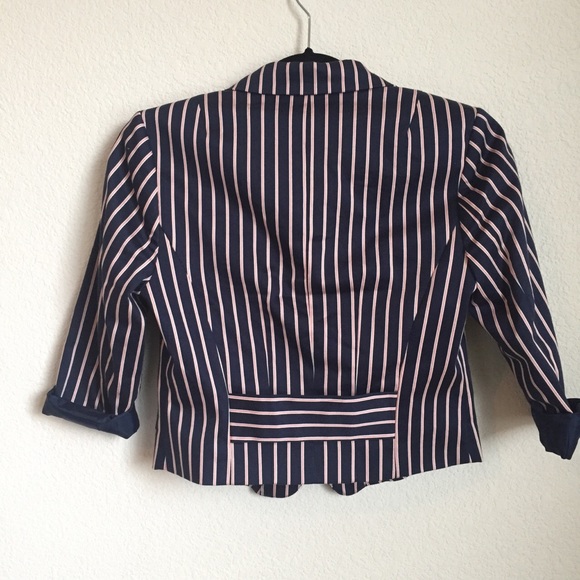 Blazer - Picture 3 of 3