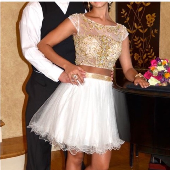 Alyce Paris Prom Homecoming size 2-4.  2 piece.