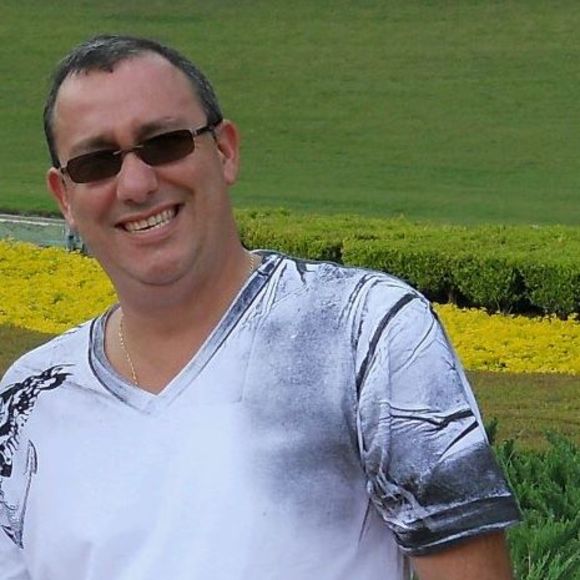 Meet your Posher, Ricardo - Picture 1 of 1