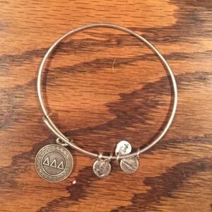 NWOT Tridelta Alex & Ani Bracelet