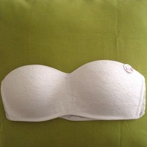 Pink  VS laced bra. Size large, New!!