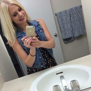 Meet your Posher, Melissa