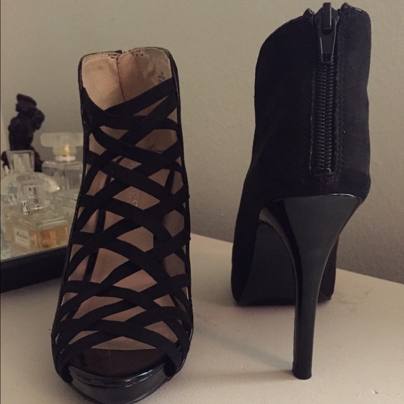 Nine West black strappy heels size 6.5 - Picture 2 of 4