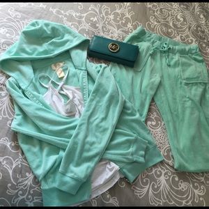 Cello sport sweat suit in mint green size M