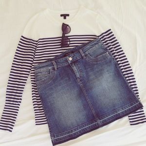 HP x2! 🎉NWT Black House White Market Jean Skirt