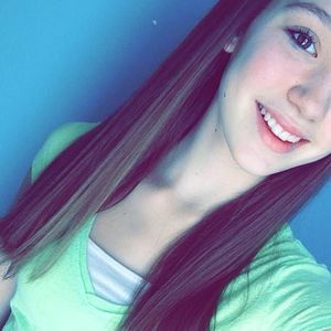 Meet your Posher, Chloe