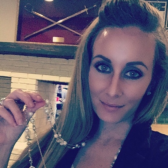 Meet your Posher!! - Picture 6 of 7