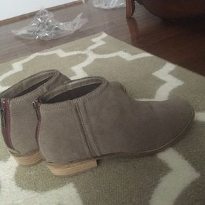 New Dolce Vita booties!! Open to offers :)