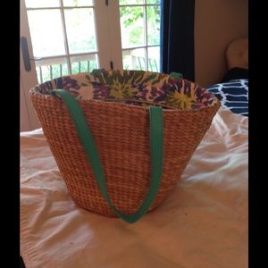 Fun straw bag