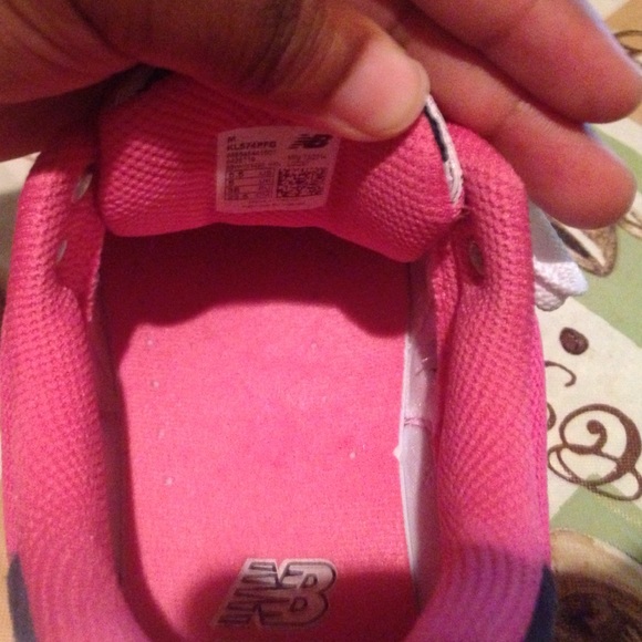 SOLD 🚫🚫Pink/Navy New balance - Picture 3 of 3