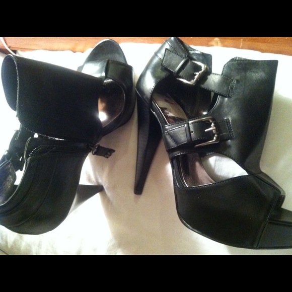 Black sandal