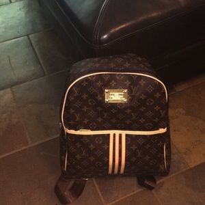 Louis Vuitton size Large Vintage Backpack🎒