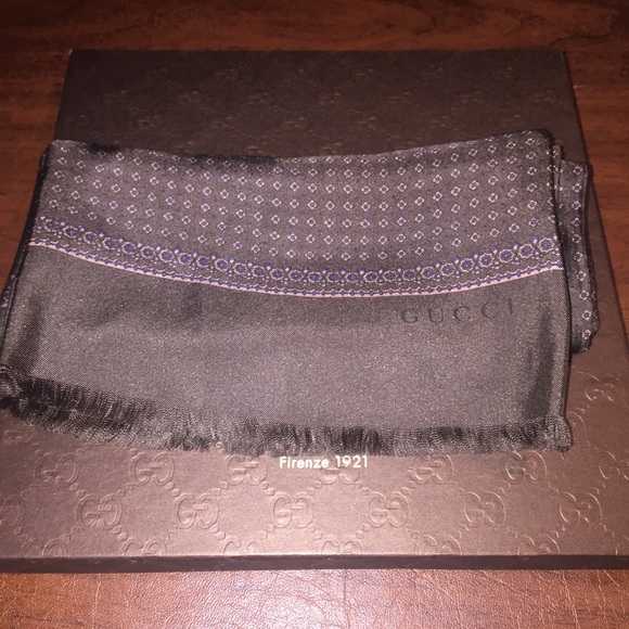 Brown Floral Gucci Small Scarf 💕 - Picture 2 of 3