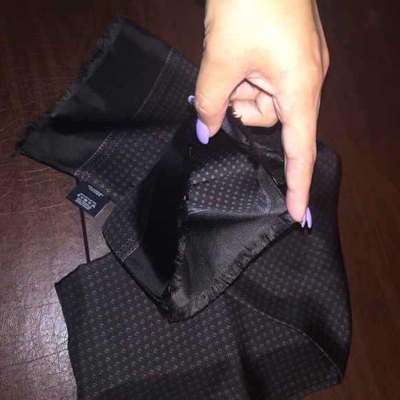 Brown Floral Gucci Small Scarf 💕 - Picture 3 of 3