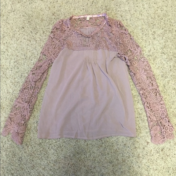 Cute lace/chiffon top