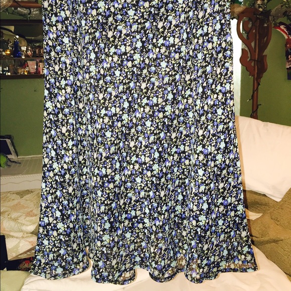 Cute blue and green floral skirt!