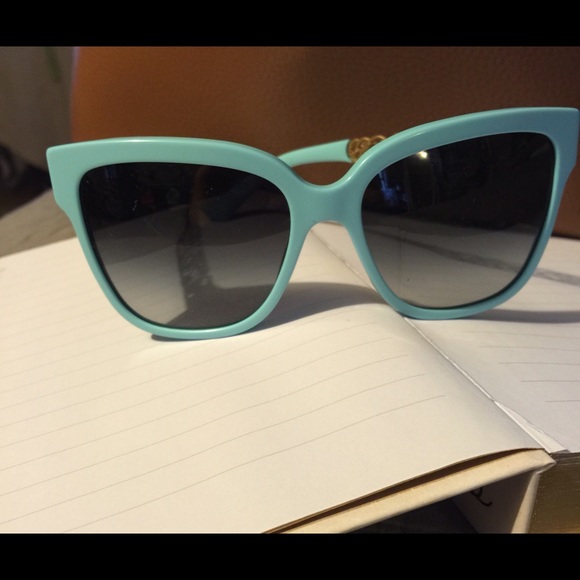 Baby blue dolce and gabbana sunglasses